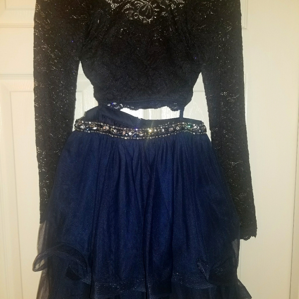 NWOT Dillards Dark Blue 2 Piiece  Size 3 - Picture 3 of 3